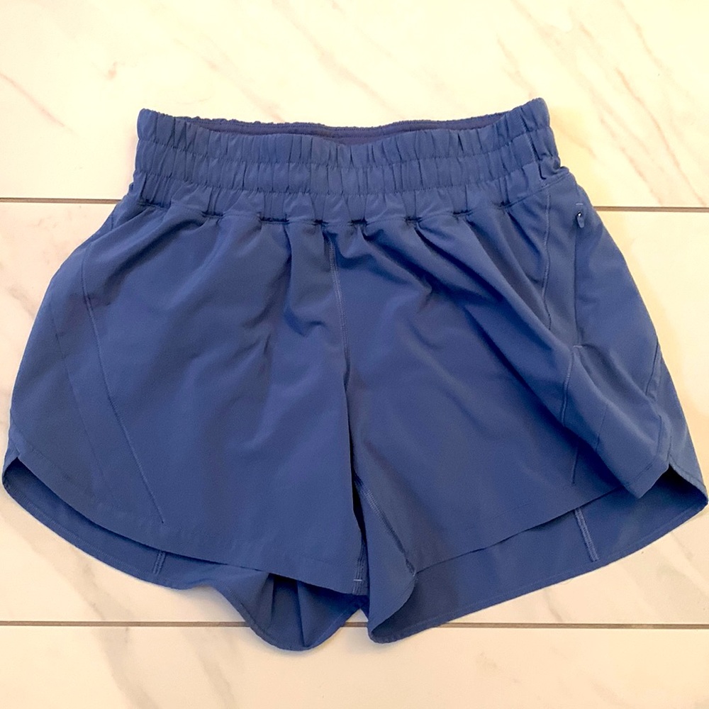 Lululemon Track That Short 5"
Regatta Blue. // W7ATBS
Size 6